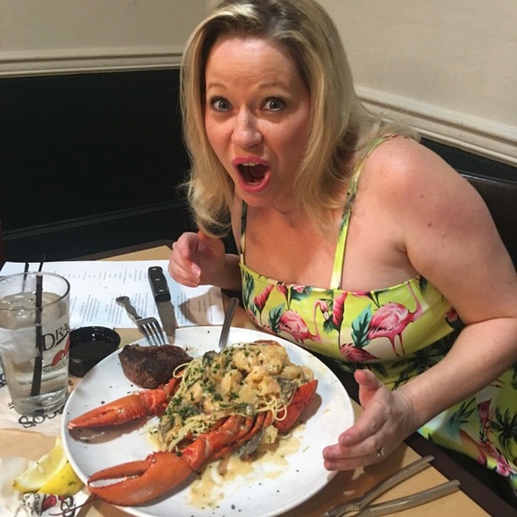 Meet your Posher, Beth - Picture 2 of 5